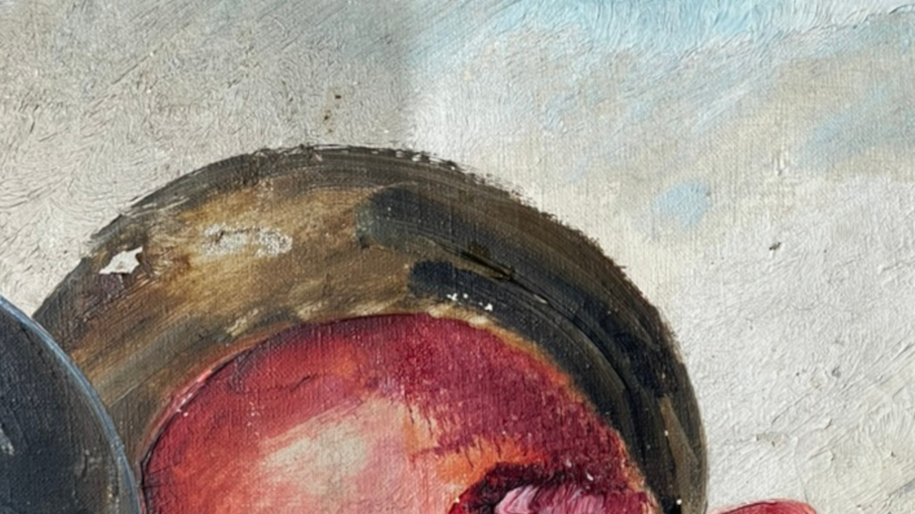 Image montrant la différence avant/après décrassage d'une peinture moderne par l'utilisation de solvants au pH adapté. Réalisé par l'Atelier CROMA situé aux alentours d'Annecy et de Genève.